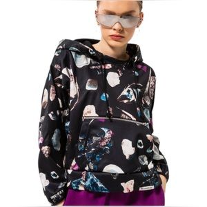 Nike Standard Issue Women's Pullover
Basketball Hoodie size Large Color Black